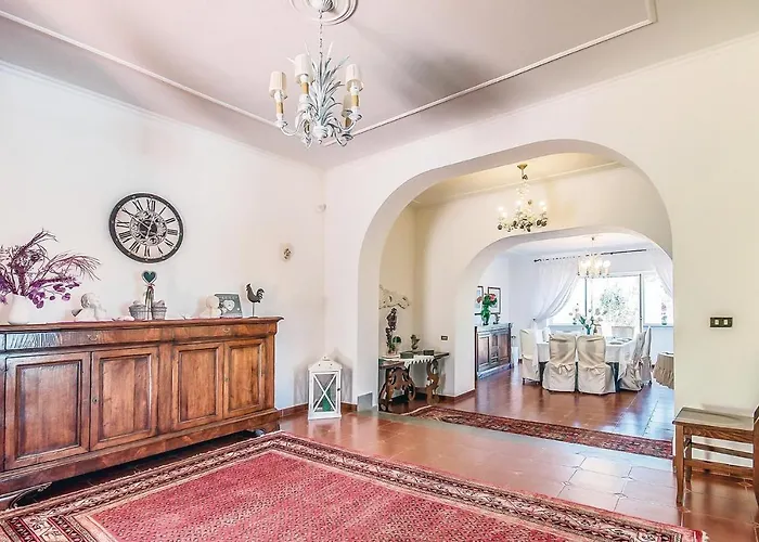 Gorgeous In With Private Swimming Pool, Be Inside Or Outside