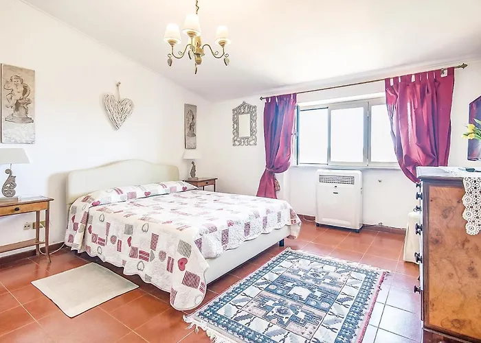 Gorgeous In With Private Swimming Pool, Be Inside Or Outside *