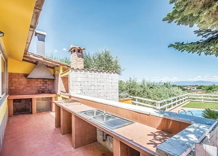 Gorgeous In With Private Swimming Pool, Be Inside Or Outside